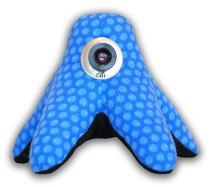 Eco-Friendly Lili Webcam and Oscar USB Hub