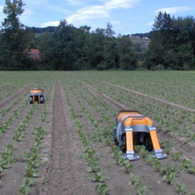 Weedmaster – Methanol Fuel Cell Powered Weeding Robot Concept